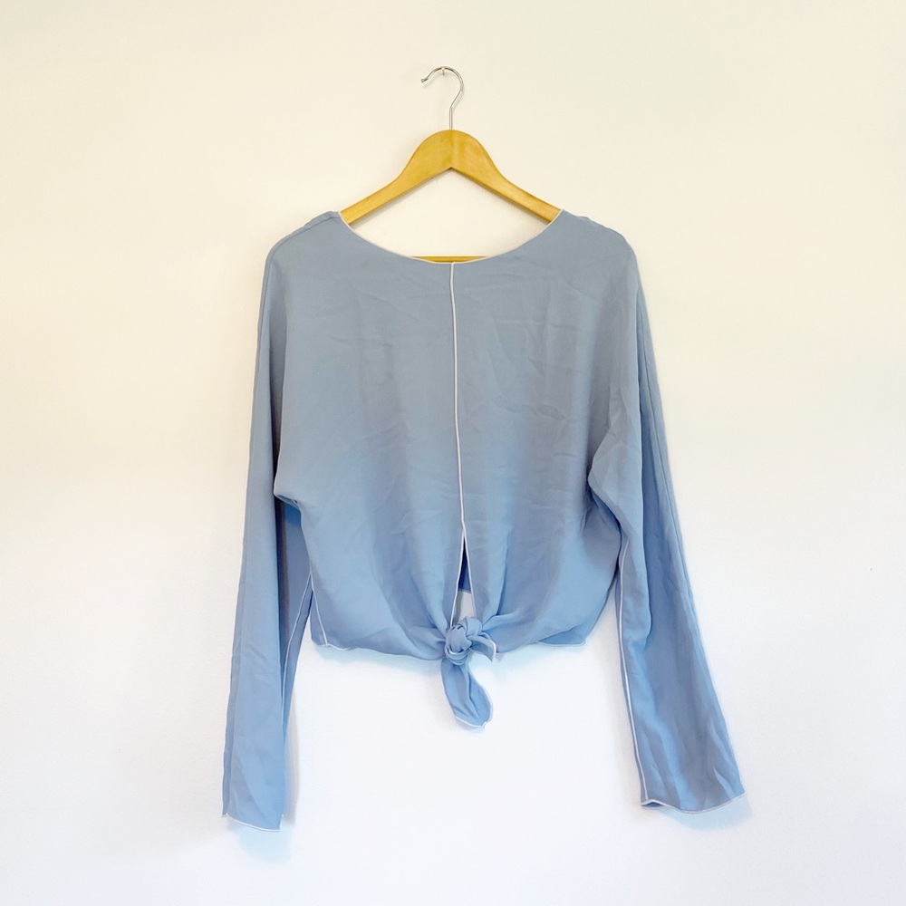 ARITZIA babaton tie front blouse